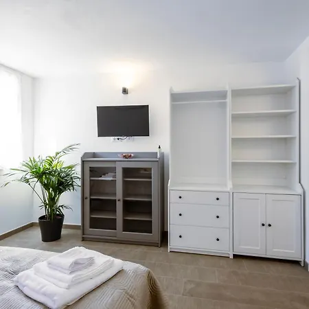 Torre Delle Rondini Isolabona